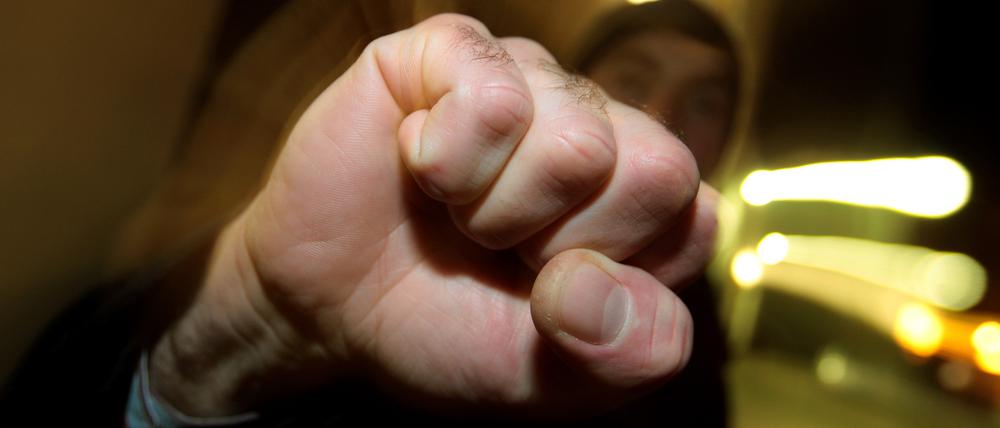 Ein Mann hat in Lichtenberg zwei Jungen geschlagen (Symbolbild).