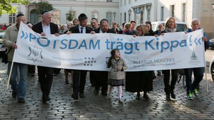 Solidarisch. Potsdam trägt Kippa.