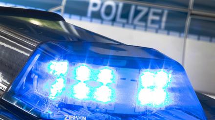 Ungewöhnlicher Fund auf einer Wiese in Babelsberg: Am Silvestermorgen fand ein Passant einen Tresor an der Wetzlarer Straße.