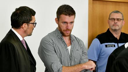 Der frühere NPD-Politiker Maik Schneider beim Prozess am Landgericht Potsdam.