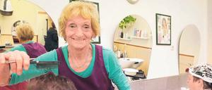 Unkompliziert und preiswert: Die Arbeit der 79-jährigen Ingrid Herrmann wird von Stammkunden geschätzt. 