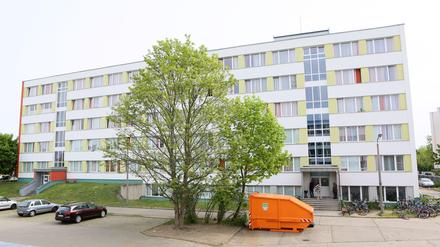 Er sei davon ausgegangen, dass er in dem Asylheim in der Potsdamer Straße eine eigene Wohnung beziehen könnte, sagt Anas Jarmal Jarmal.