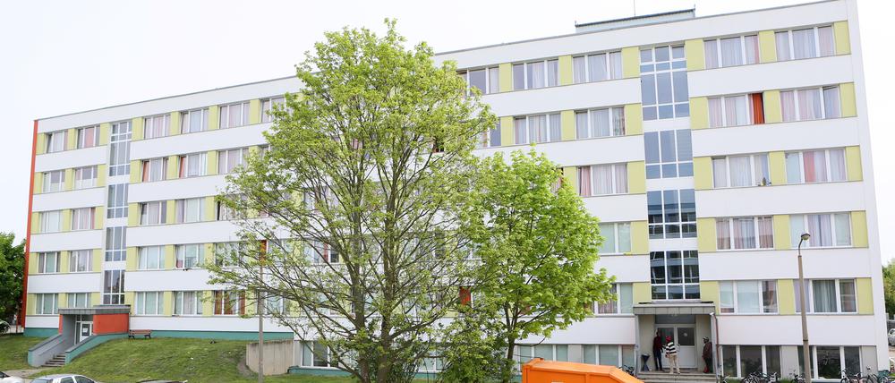 Er sei davon ausgegangen, dass er in dem Asylheim in der Potsdamer Straße eine eigene Wohnung beziehen könnte, sagt Anas Jarmal Jarmal.