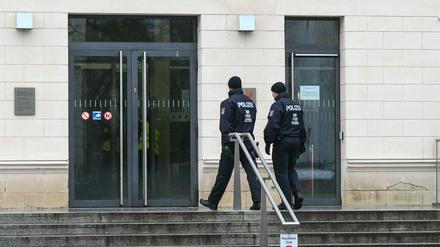 Am Freitagmittag gab die Polizei Entwarnung: Im Justizzentrum wurde kein verdächtiger Gegenstand gefunden.