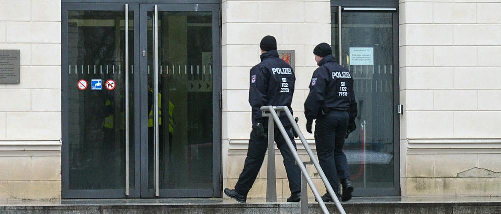Am Freitagmittag gab die Polizei Entwarnung: Im Justizzentrum wurde kein verdächtiger Gegenstand gefunden.