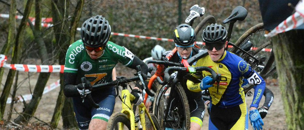 Kräftezehrend. Die Cyclocrosser kämpften sich bei anspruchsvollen Bedingungen durch die Kiebitzberge.