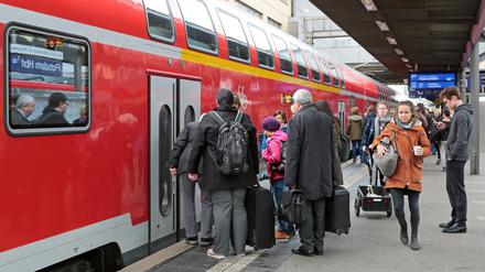 Schon jetzt sind die Züge der Regionalbahnlinie RE1 oft sehr voll.