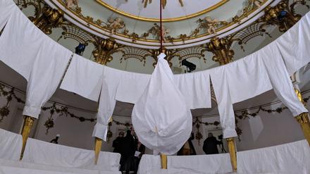 Im barocken Schlosstheater im Neuen Palais wird noch gearbeitet. Erst im Sommer 2020 soll dort wieder Theater gespielt werden.