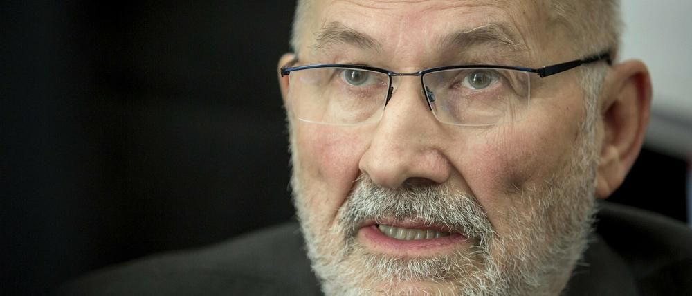 Die Staatsanwaltschaft hatte alle Ersuchen Mahlers und sogar der JVA Brandenburg/Havel für eine Entlassung abgelehnt.