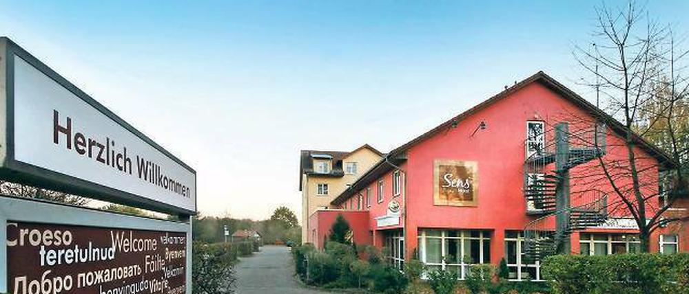 Der Potsdam-Mittelmark hat das ehemalige Sens-Convent Hotel in Michendorf für 4,3 Millionen Euro gekauft, um dort Flüchtlinge unterzubringen.