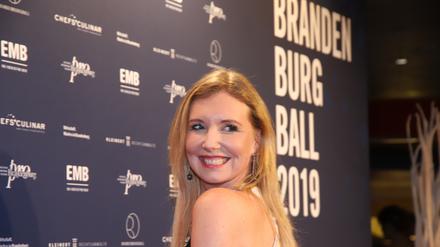 Ehrengast Jette Joop sammelte beim 19. Brandenburgball in Potsdam Spenden für das Kinderheim am Stern.