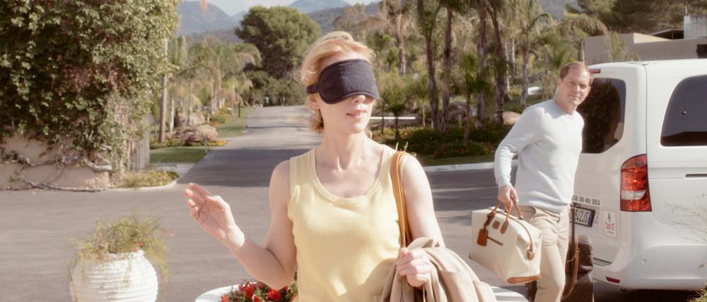 "Off Season"von: Henning Beckhoff mit Franziska Petri, und Godehard Giese. 