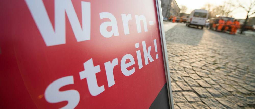 Verdi ruft am Dienstag die Beschäftigten im Nahverkehr in Frankfurt (Oder) zum Warnstreik auf.