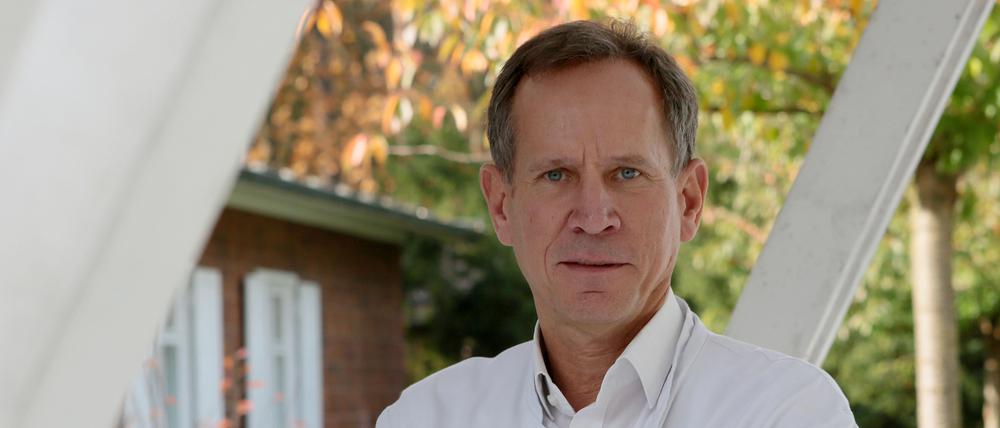Georg Ebersbach, Chefarzt des Neurologischen Fachkrankenhauses für Bewegungsstörungen/Parkinson, erhält ein Verdienstkreuz.
