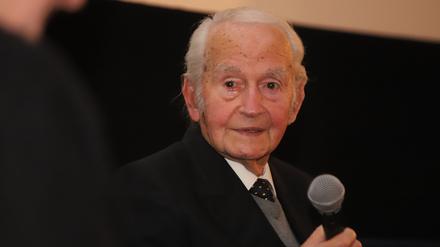 Leon Schwarzbaum ist 97 Jahre alt und lebt in Berlin.