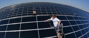 In Werneuchen soll die größte Solaranlage Deutschlands entstehen - hier eine Anlage bei Cottbus.