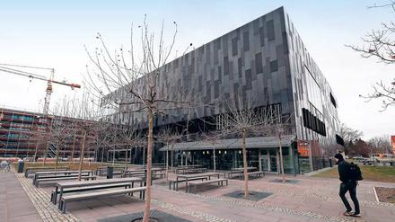 In den nächsten Jahren soll der Wissenschaftsstandort Golm zu einem lebendigen Hightech-Stadtteil wachsen. Einige prägende Bauten wie die Universitätsbibliothek sind bereits entstanden.