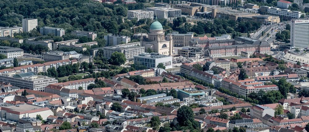 Blick auf die Potsdamer Innenstadt. Auf dem Areal der alten Fachhochschule standen kommunale Grundstücke zum Verkauf.