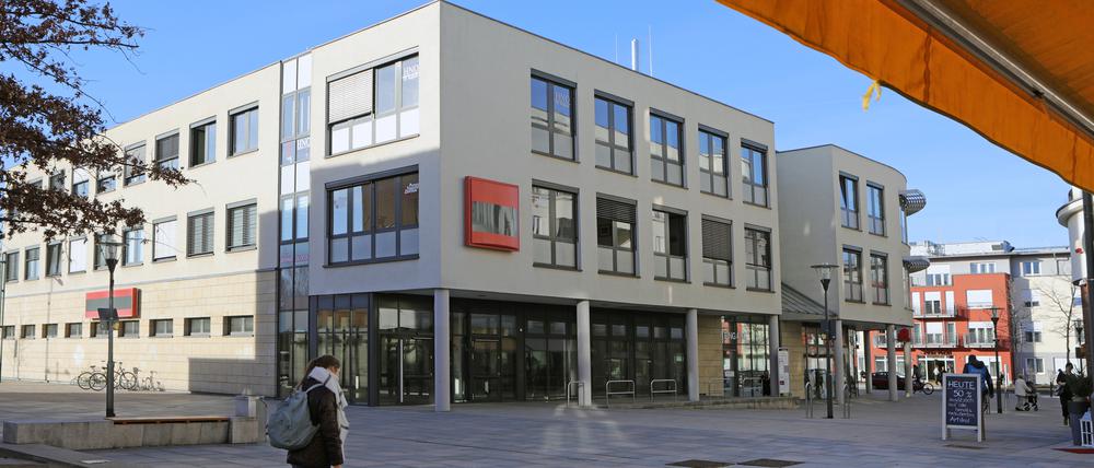Der neue Aldi-Markt wird in die ehemalige Ladenfläche des Penny-Marktes ziehen. Der Discounter wird mit seinem Angebot das Zentrum noch mehr beleben, glaubt die Interessengemeinschaft der Gewerbetreibenden am Rathausmarkt.