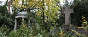 Grabmale auf dem Südwestkirchhof Stahnsdorf in Stahnsdorf bei Berlin.