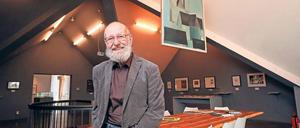 Er hat sich der Kunst der Moderne verschrieben. Und eckte zu DDR-Zeiten damit an. Eine Salonausstellung im Kunstraum Waschhaus erzählt ab heute von der Arbeit des Wissenschaftlers Andreas Hüneke.