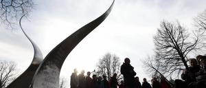 Anlässlich des 145. Geburtstags des Gärtners und Ehrenbürgers Karl Foerster treffen sich Potsdamer wieder am Foerster-Denkmal auf der Freundschaftsinsel. 