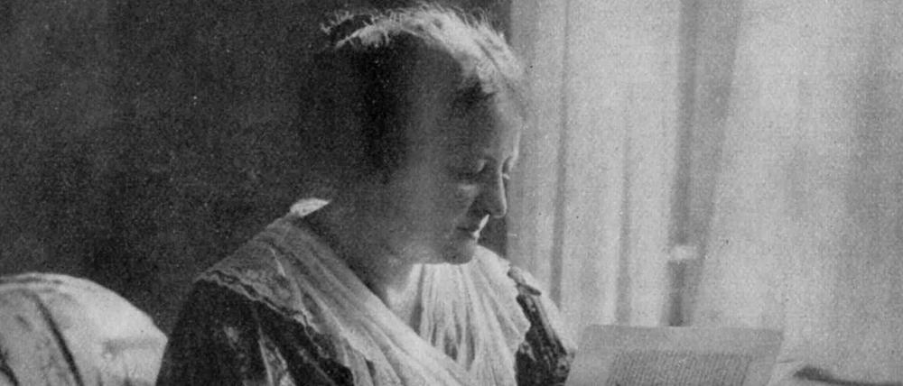 Frauenrechtlerin Lily Braun in ihrem Haus in Kleinmachnow