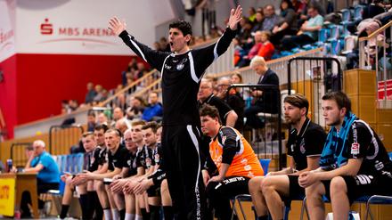 Doppelt Grund zum Feiern. Am Samstag heiratete VfL-Coach Daniel Deutsch, tags darauf überzeugte sein Team.