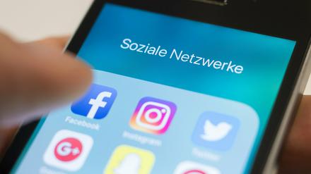 Mit 38 Prozent sind deutlich weniger Bürger bei Facebook, Twitter, Instagram und Co. unterwegs als in anderen Bundesländern