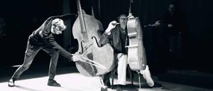 Schön schräg. Konzert-Performance mit Tristan Honsinger und Joel Grip.