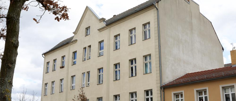 Dieses Haus in der Babelsberger Wichgrafstraße soll verkauft werden.