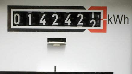 Diese alten Dreh-Stromzähler werden ersetzt.