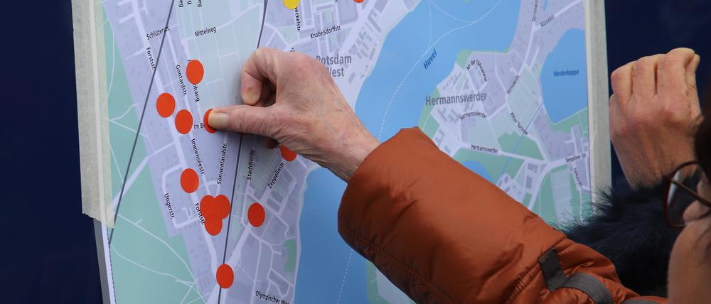Wo hakt's? Beim Stadtteilrundgang vor zwei Wochen konnten Bürger Problemstellen in Potsdam-West schildern. 
