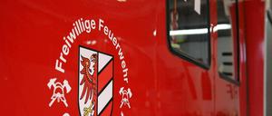 Für die Kameraden der Stahnsdorfer Feuerwehr sei es schwer gewesen, den Brand in dem dichten Nebel und bei der starken Rauchentwicklung zu löschen. 