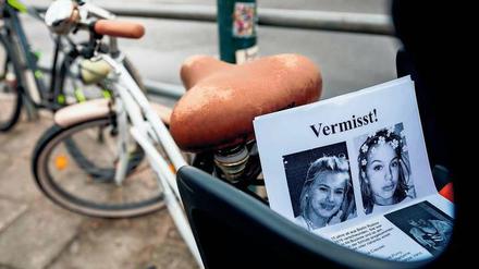Weitersuchen. Rebeccas Familie gibt die Hoffnung nicht auf, die 15-Jährige noch lebend zu finden. Doch alles deutet darauf hin, dass das Mädchen zum Opfer eines Gewaltverbrechens geworden ist.