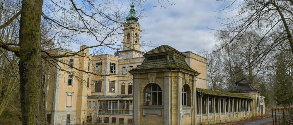 Der Wandlitzer Ortsteil Schönwalde (Barnim) hofft auf die Rettung seines Schlosses Dammsmühle. 