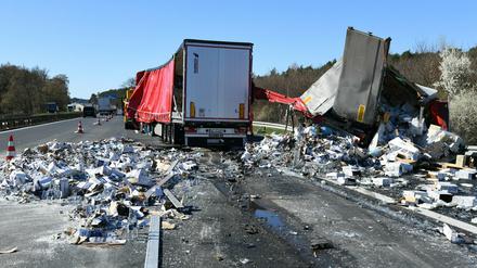 Einer der Lastwagen hatte Wodka-Flaschen geladen. 