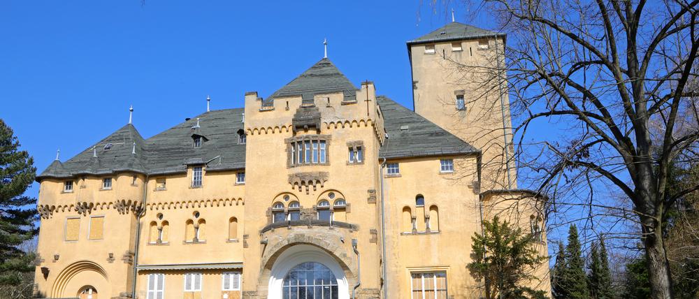 Die Hakeburg in Kleinmachnow steht seit Jahrzehnten leer. Das wird sich bald ändern.