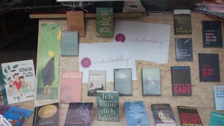 Eine große Auswahl an Büchern aus kleinen Verlagen bietet der Viktoriagarten. 