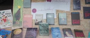 Eine große Auswahl an Büchern aus kleinen Verlagen bietet der Viktoriagarten. 