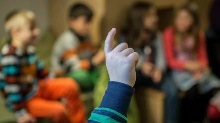 Generell sei es für Schüler mit einem "besonders herausfordernden Verhalten" wichtig, eine feste Bezugsperson und strukturierte Lernangebote zu erhalten, heißt es vom Bildungsministerium.