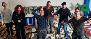 Schauspielern des Hans Otto Theaters bringen Melvilles Klassiker „Bartleby“ auf eigene Weise auf die Bühne.