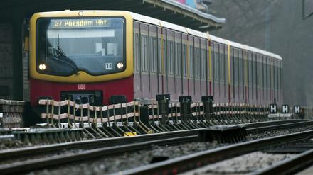 Die S7 zwischen Potsdam Hauptbahnhof und Berlin-Grunewald fährt am Wochenende nicht.