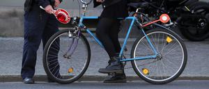 Die Polizei hat Radfahrer in Potsdam auf ihr Verkehrverhalten hin überprüft.