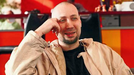Martin lebt seit drei Jahren im Staudenhof. Dass das Haus abgerissen werden soll, bedauert der 43-Jährige.