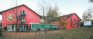 Seit drei Jahren wurde das ehemalige Sens Convent Hotel in Michendorf zur Flüchtlingsunterkunft umgebaut. 
