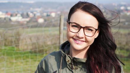 Madeleine Reichelt ist Werders neue Baumblütenkönigin. Kleid und Krone präsentiert sie zum Baumblütenball am 27. April.