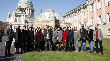 23 der 30 Kandidaten für die Wahl zum Potsdamer Migrantenbeirat haben sich am Montag vorgestellt.