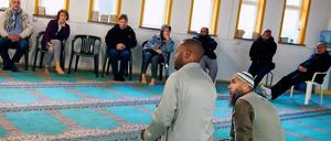 Öffnung gegenüber Nicht-Muslimen. Die Potsdamer Al-Farouk-Moschee Am Kanal veranstaltet einmal jährlich einen Tag der offenen Tür, um mit Menschen aller Glaubensrichtungen in Kontakt zu treten – hier ein Bild aus dem Oktober 2018.