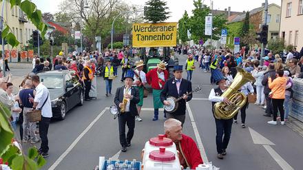 Festumzug am ersten Tag des Baumblütenfests in Werder (Havel).
